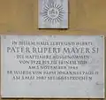 Gedenktafel für Pater Rupert Mayer, Maxburgstraße 1, Rückseite der Michaelskirche