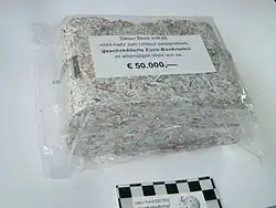 Geschredderte und brikettierte Eurobanknoten der Deutschen Bundesbank (ca.&nbsp;1&nbsp;kg)
