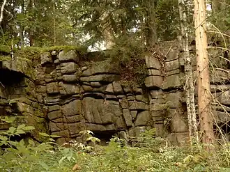 Der Gemauerte Stein in Aue auf dem namenlosen Berg