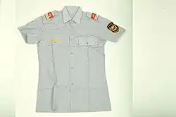 Kurzärmeliges, graues Uniformhemd der Gendarmerie