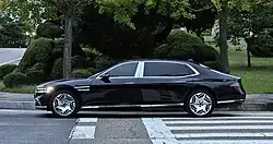 Genesis G90 LWB, 19&nbsp;cm mehr Radstand und Außenlänge