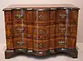 Kommode, deutsch, ca. 1725, diverse Hölzer (Nussbaum, Eiche, Obstbäume), Honolulu Museum of Art