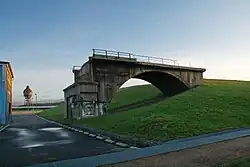 Brückenfragment im Gewerbepark Ilseder Hütte, 2008