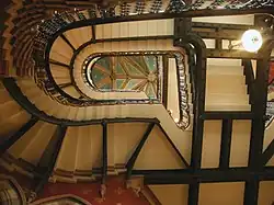 George Gilbert Scotts große Treppe im St. Pancras Renaissance Hotel
