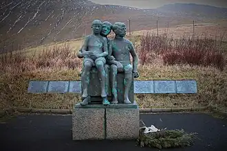 Das Denkmal wurde 1971 von Fridtjof Joensen geschaffen