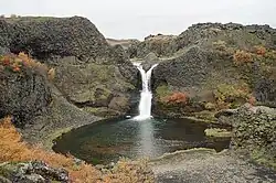 Gjárfoss im Basalt der Gjáin