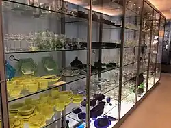 Vitrine mit Objekten (2019)