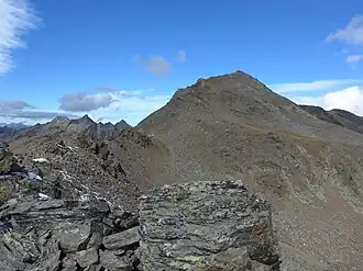 Gleirscher Rosskogel von Südosten von der Gratschulter, über die der Normalweg führt.