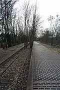 Am Bahnhof Berlin-Grunewald erinnert das Mahnmal Gleis 17 an die tausenden Juden, die von diesem Gleis mit Zügen der Deutsche Reichsbahn aus Berlin deportiert wurden. Von Bahnhof-Grunewald aus wurden von Herbst 1941 bis Frühjahr 1942 ungefähr 10.000 deutsche Juden in Arbeits- und Konzentrationslager deportiert und größtenteils ermordet.