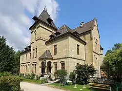 Das sogenannte „Prinzenstöckl“; unmittelbar westlich des Hauptgebäudes