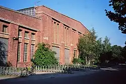 Ehemalige Loktore auf der Nordseite (hinter diesen befinden sich jetzt die Kinosäle)