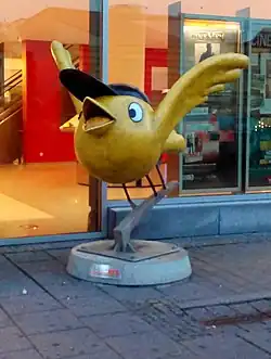 Der Goldene Spatz vor dem F1