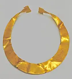 Die Goldlunula von Schulenburg ist eine vermutlich in Irland in der frühen Bronzezeit aus Gold gefertigte Lunula.