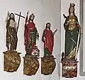 Konsolfiguren, von links: Johannes der Täufer, hl.&nbsp;Florian, hl.&nbsp;Bartholomäus, hl.&nbsp;Katharina