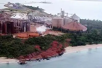 Bauxit-Raffinerieanlage auf dem Gelände der Gove-Bauxitmine bei Nhulunbu, Northern Territory