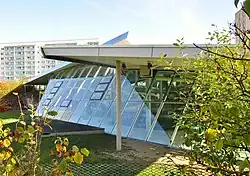 Rückseite des Sport- und Freizeitbades „Grünauer Welle“