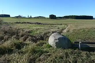 Quellgebiet der Feld­aist in Grün­bach, im Hinter­grund die Kirche St.&nbsp;Michael