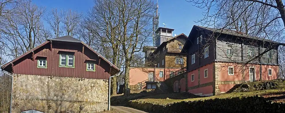 Gebäudekomplex mit Berghotel und den beiden Nebengebäuden (2017)