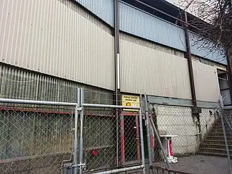 Aussenansicht der Eishalle Graben (2013)