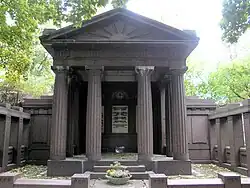 Grabstätte Curt Mossner auf dem Luisenfriedhof III in Berlin–Westend