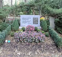 Grabstätte, Hüttenweg&nbsp;47, in Berlin-Dahlem