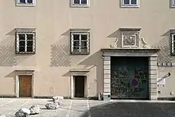 Murseitiges Portal des Admonterhofs