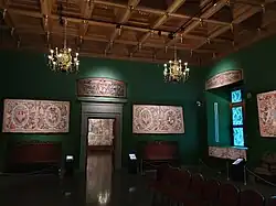 Einer der Säle des Großfürstliches Schloss Vilnius, geschmückt mit Jagiellonen-Wandteppichen, die von Sigismund II. Augustus in Auftrag gegeben und um 1560 in Brüssel hergestellt wurden