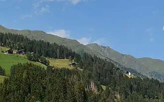 Griften (links) und Melspitze (rechts) gesehen von Osing