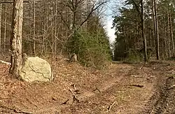 Steine an den Fünf-Wege-Kreuzungen des Kleinen und des Großen Sterns