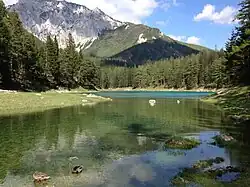 Grüner See mit Blick auf die Meßnerin