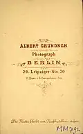 Verso einer Fotografie aus dem Atelier Albert Grundner, Berlin, Leipziger Straße 50
