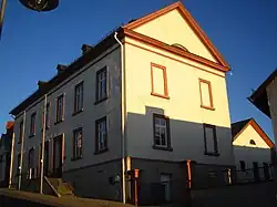 Klassizistische Schule in Haintchen
