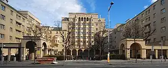 Straßenhof des Reumannhofs im 5. Bezirk (1924–1926)