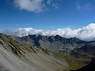 Guggernellgrat mit Sandhubel (ganz links) und Guggernell (Spitze rechts)