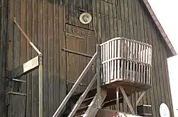 Eingangstür mit Jahreszahl 1705