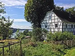 Hofschaft Höhe mit Aussicht auf die Bevertalsperre