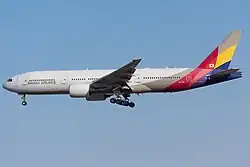 Boeing 777-200ER der Asiana Airlines