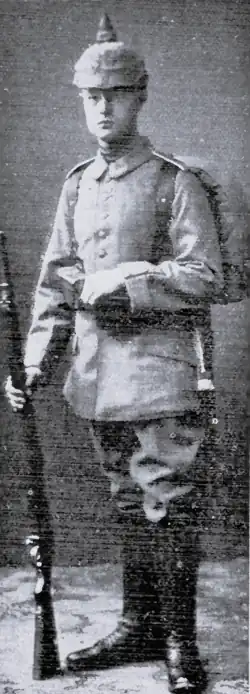 Soldat des 85. Regiments mit Uniform und Marschausrüstung