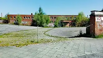 Eingang und Verwaltungsgebäude