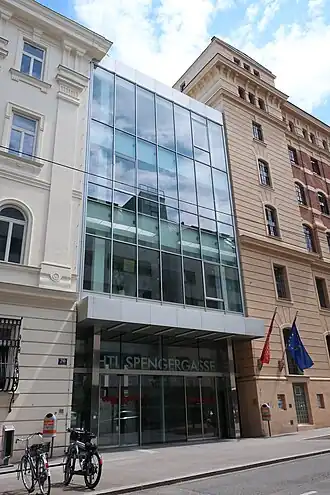 Eingang der HTBLVA Wien V