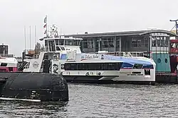 Die neue Finkenwerder (IV) am Betriebsponton St. Pauli Fischmarkt (2024)