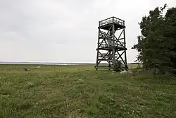 Ornithologischer Aussichtsturm bei Haeska