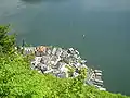 Blick vom Rudolfsturm auf den Ortskern von Hallstatt am Schuttkegel