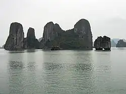 Inseln und Felsen, von außen gesehen …