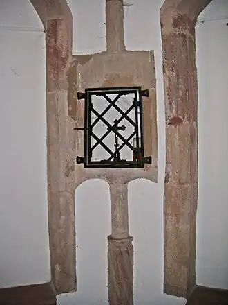 Sakramentshaus im Chor der Kirche