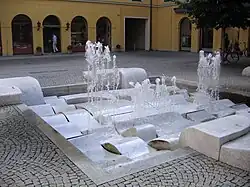 Konkave und konvexe Form, 1973, Theatinerhof, München