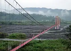 Hanxi Daqiao-Brücke über das Flusstal des Lotung-Flusses