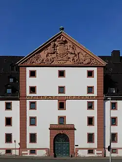 Portalfassade des Harzkornmagazins in Osterode am Harz aus der Zeit der Personalunion (ca. 1722)