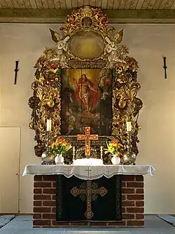 Altar mit barockem Aufsatz (um 1700)