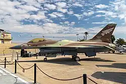 Eine F-16A Netz der 116. Staffel „Defenders Of The South“, auch auf Ramat David stationiert